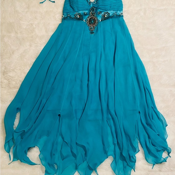 Dress - Picture 3 of 7